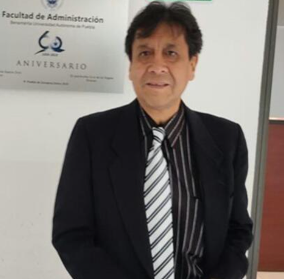 Mtro. Hugo Alejandro Tapia Rojas